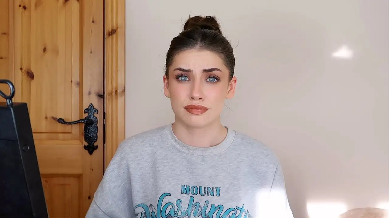 Irish YouTuber Jessica Brennan Reveals Burnout Led to Departure from Influencer Life